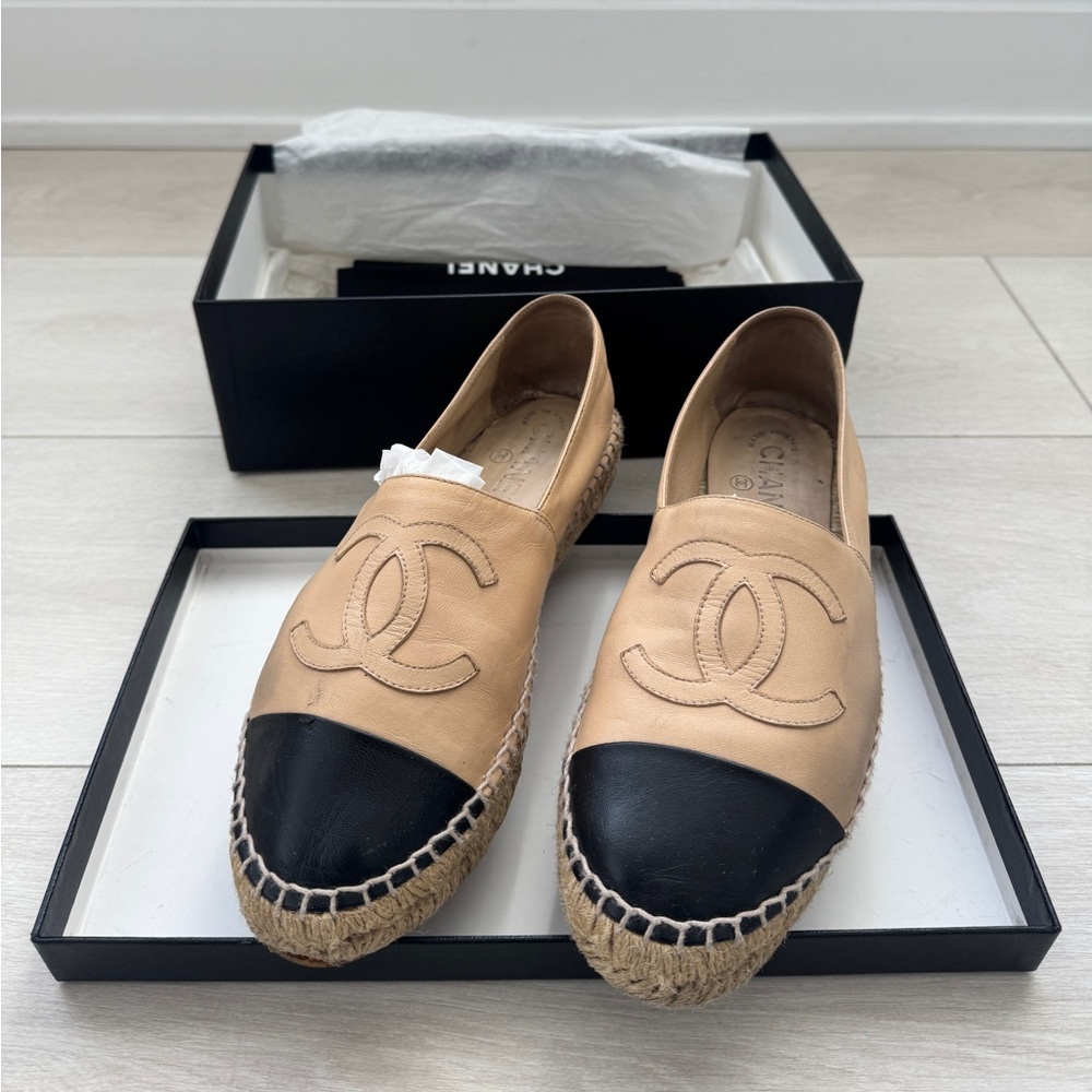 CHANEL Women's Beige and Black Espadrilles